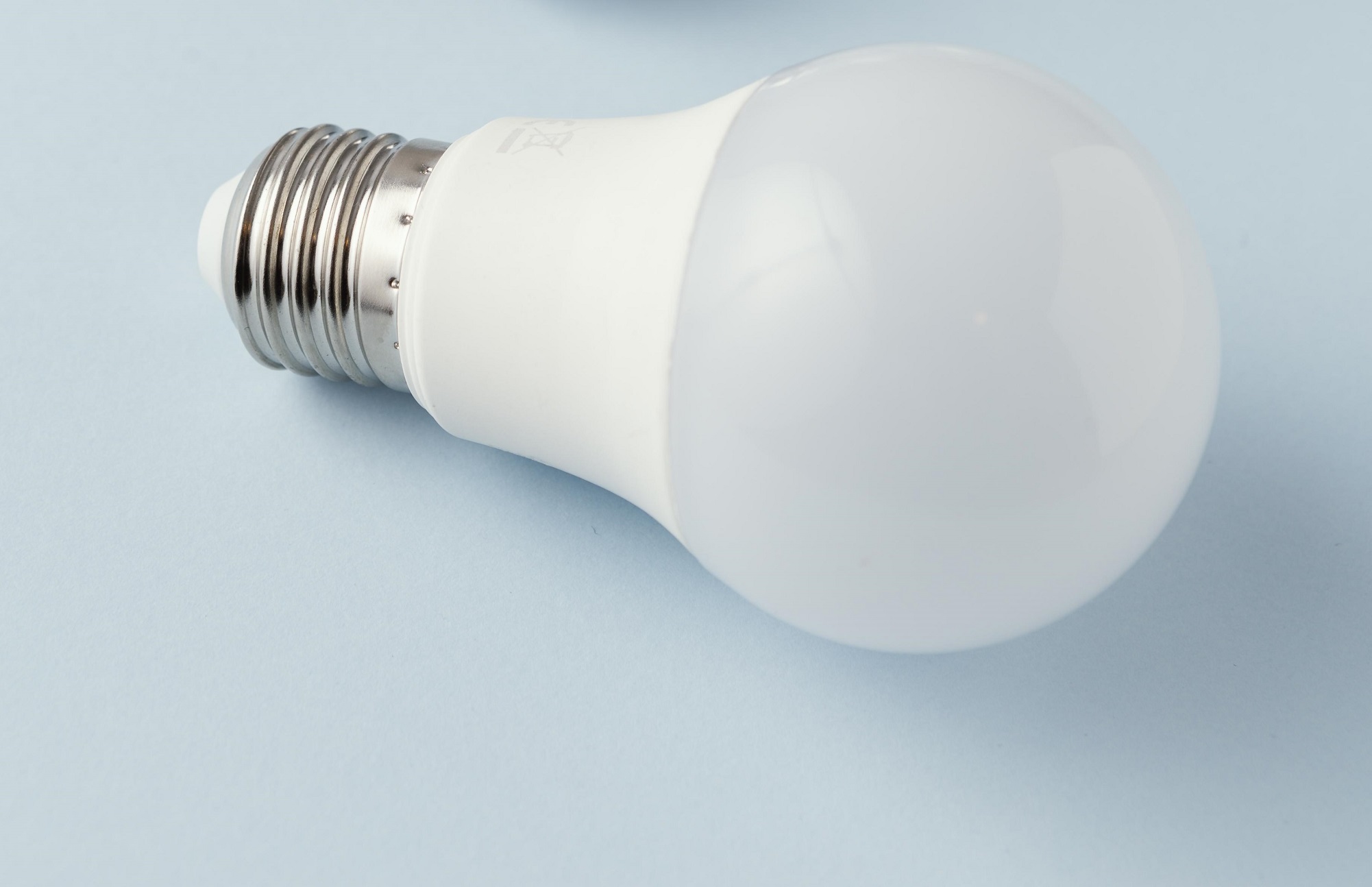 Pickens innova con bombillos que soportan los “bajones” eléctricos