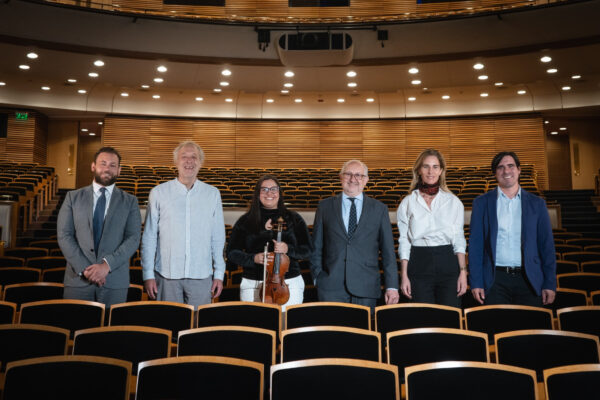 La venezolana Cecilia Tuesta: primera mujer Concertino en la Orquesta Sinfónica Nacional del SODRE en Uruguay