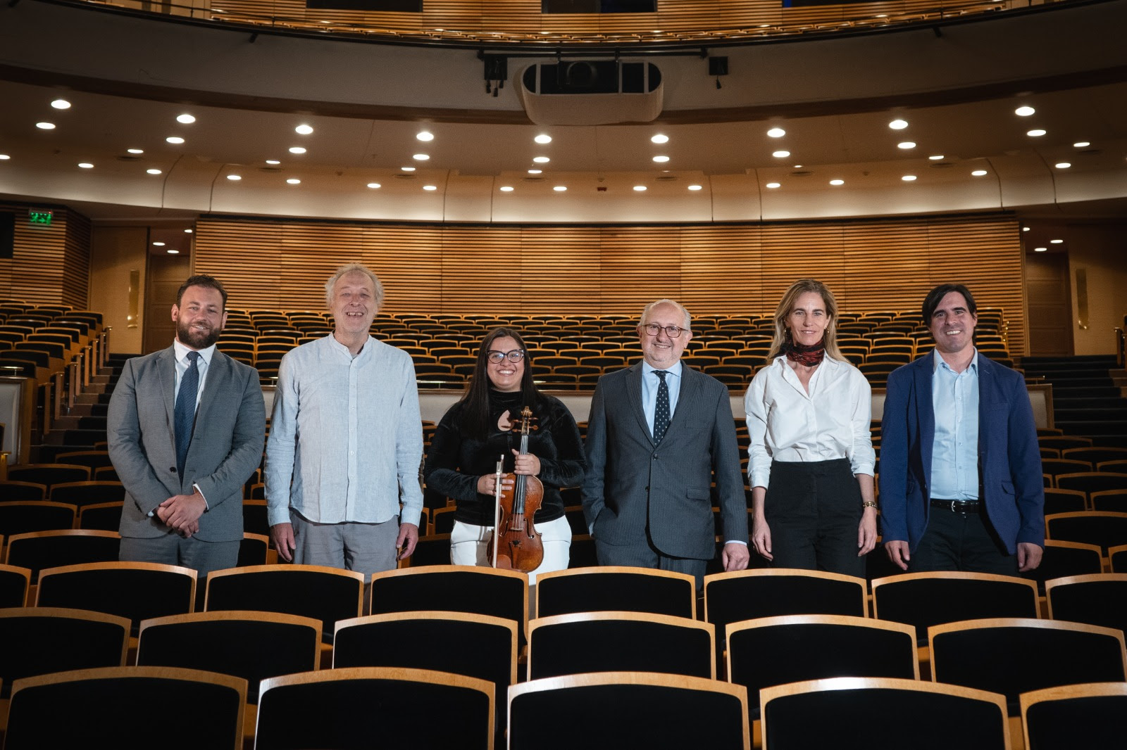 La venezolana Cecilia Tuesta: primera mujer Concertino en la Orquesta Sinfónica Nacional del SODRE en Uruguay
