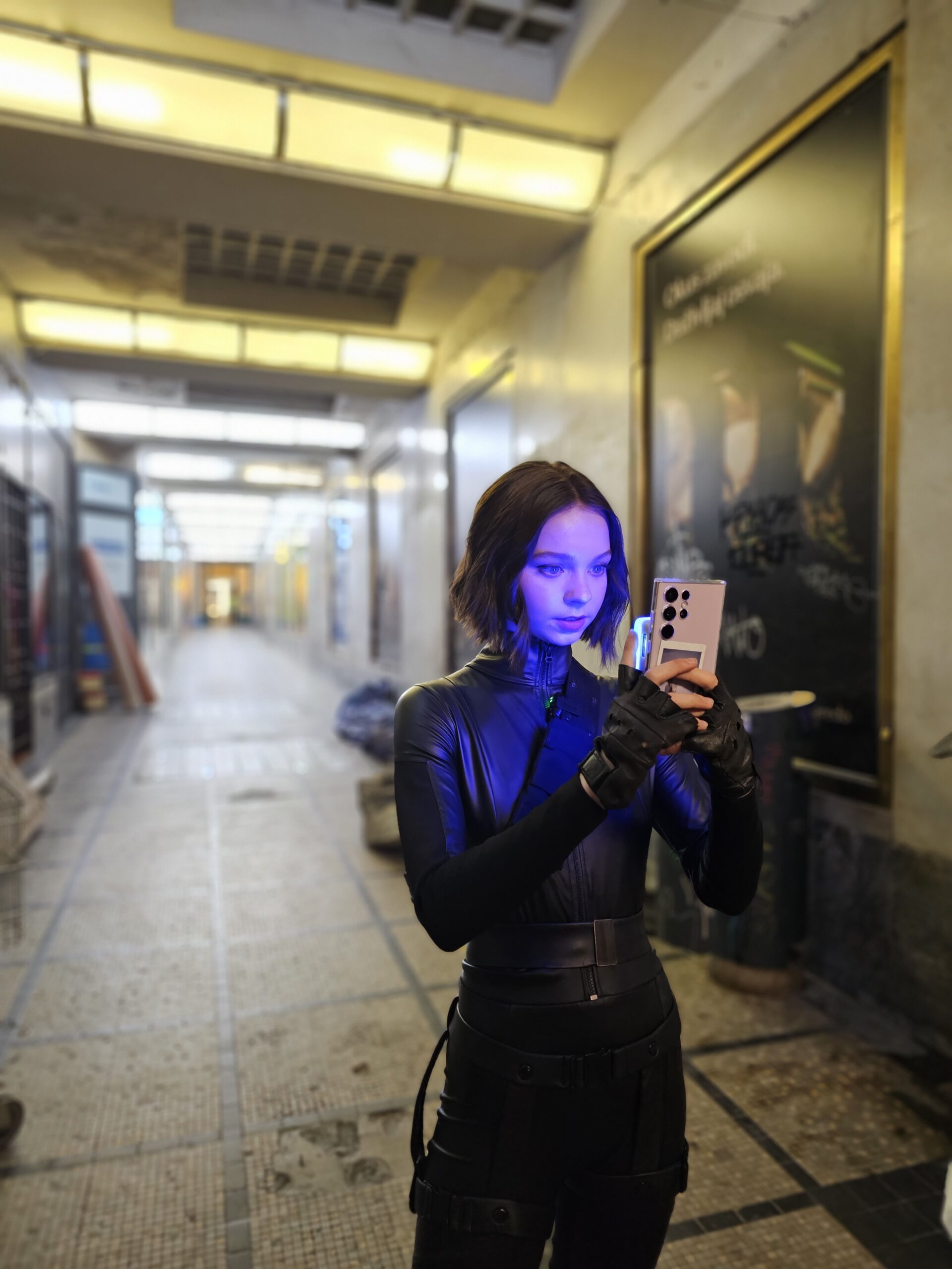 Samsung se asocia con la actriz Emma Myers y el equipo Galaxy para abrir «Epic Worlds» (Mundos Épicos) con Galaxy S23 Ultra