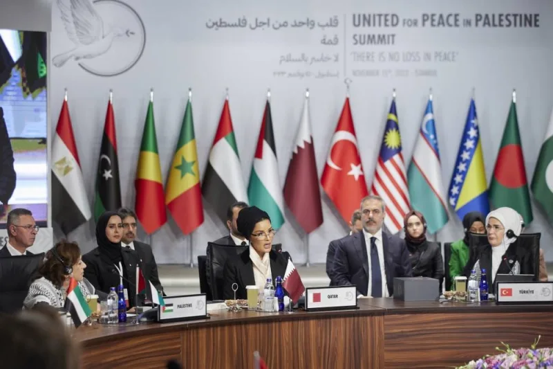 Sheikha Moza, de Qatar, asiste a la cumbre «Paz en Palestina» en Estambul