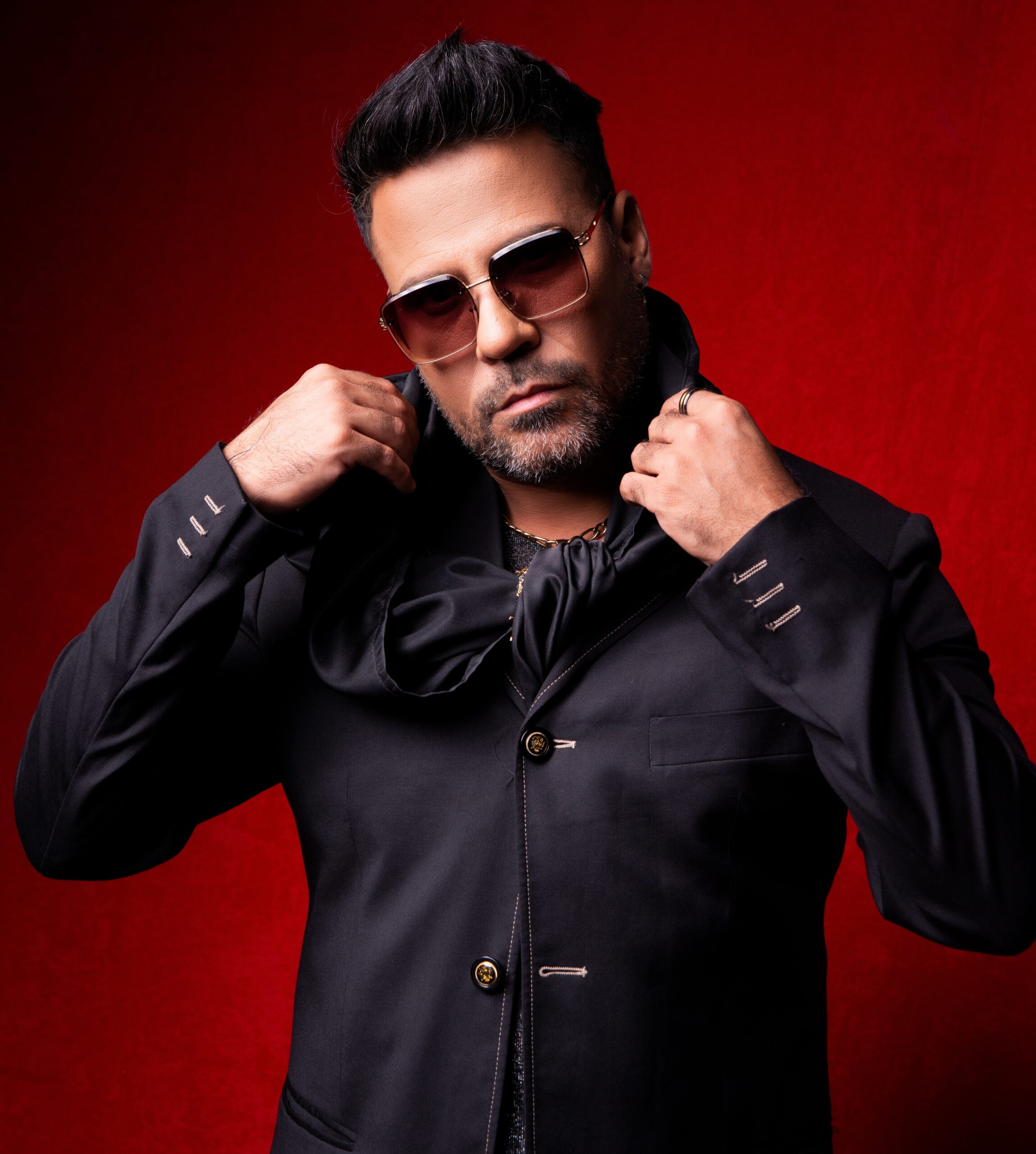 Nathan Lorca vuelve al ruedo con “Muchacha loca”