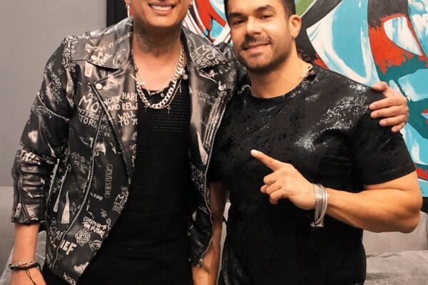 Juan Miguel regresa a España junto a Jerry Rivera