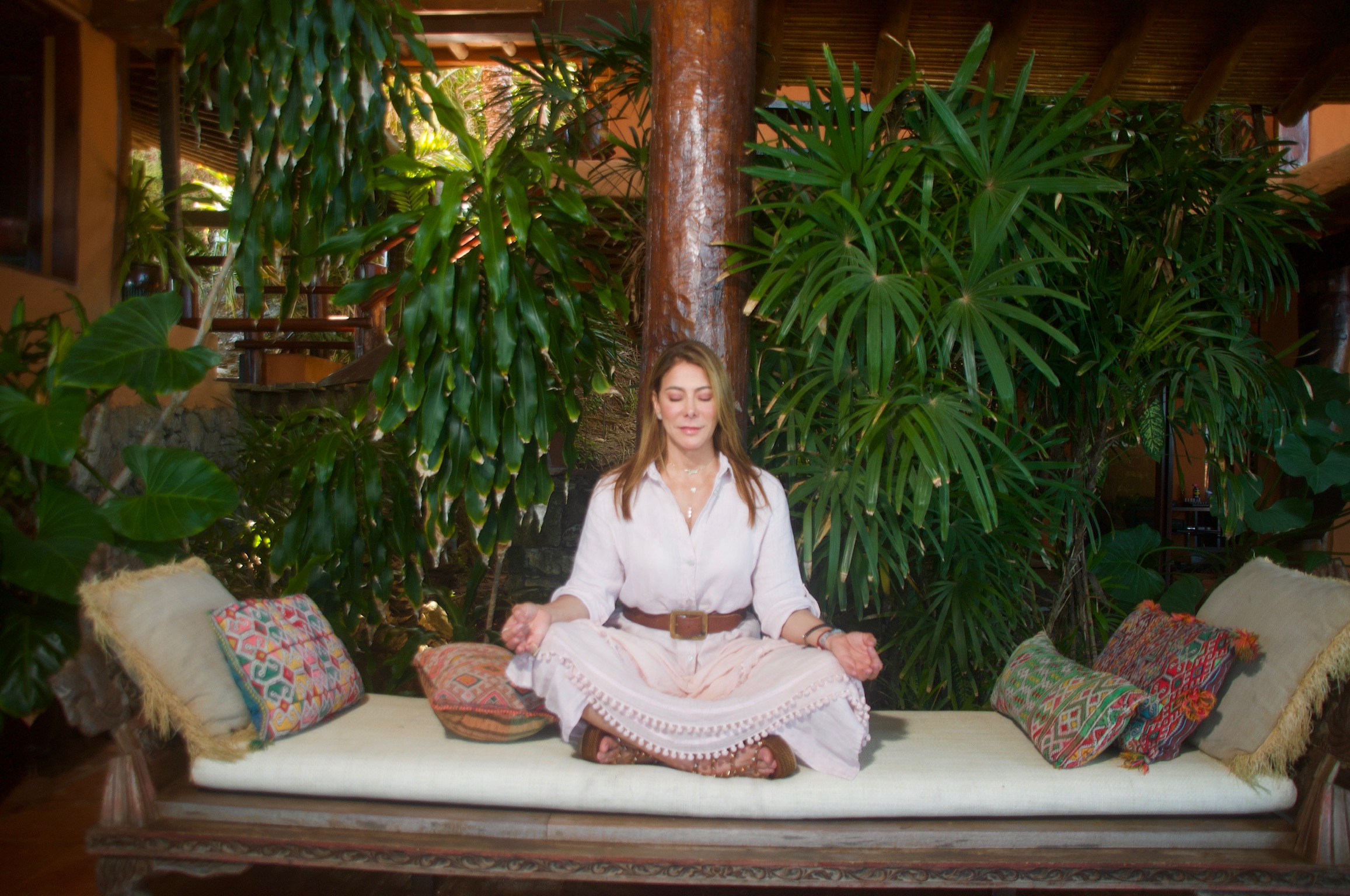 Lorena Godoy presenta el libro «The Nine Los sesenta nueve Código de luz»