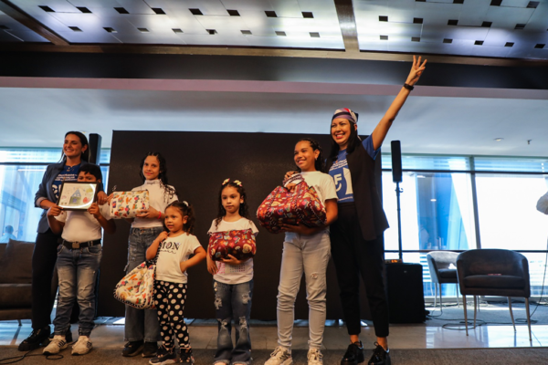 Construyendo Futuros y PopUps Brand se unen para llevar educación a miles de niños en Venezuela