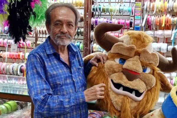 Las carrozas de Jose Gregorio Guevara causan sensación
