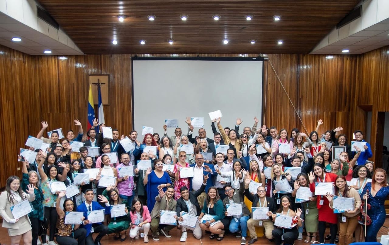 MonitorDescaVE graduó 190 egresados y abre su tercera cohorte