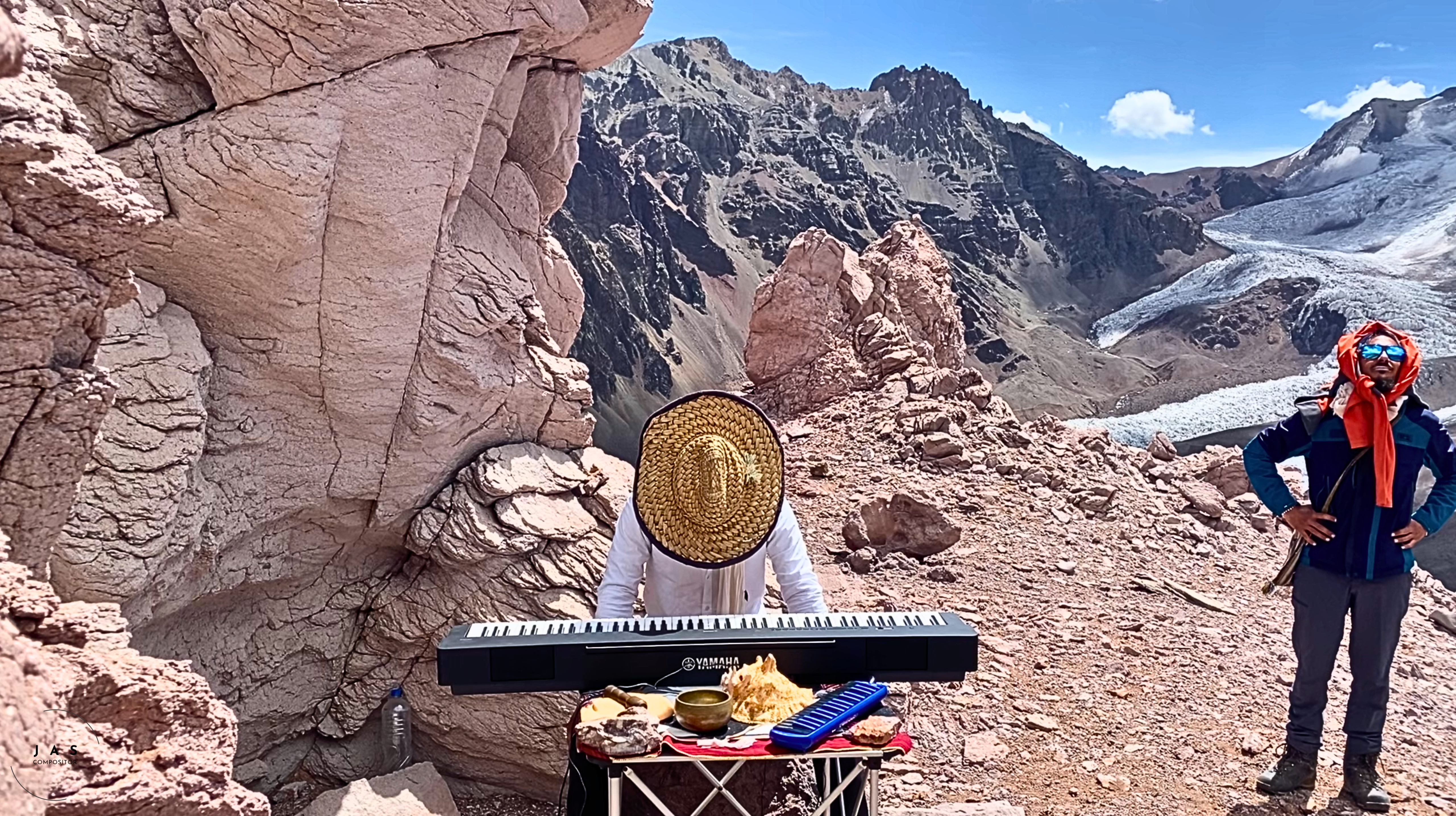 El maestro José Agustín Sánchez llega al Aconcagua con su “Alquimia Sónica”