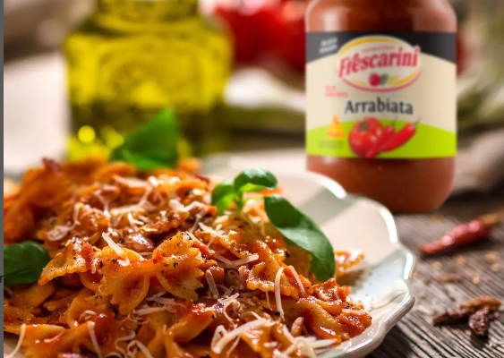 La Salsa Arrabiata de Frescarini™ le pone picante a la tradición italiana
