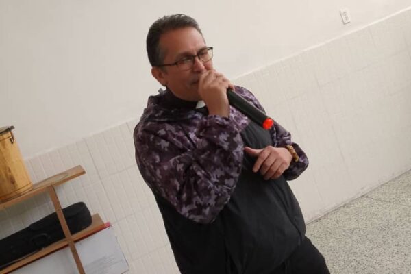 DIÁCONO FREDDY OBREGÓN GANÓ  LA VOZ MAGISTERIAL DISTRITO CAPITAL