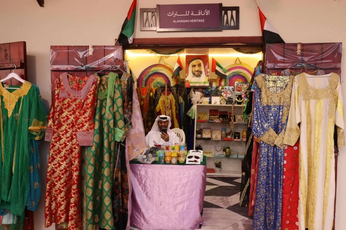 Los emiratíes luchan por preservar el arte del bordado