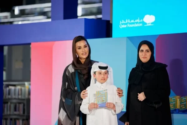 Sheikha Moza de Qatar honra a los ganadores de los Premios Akhlaquna