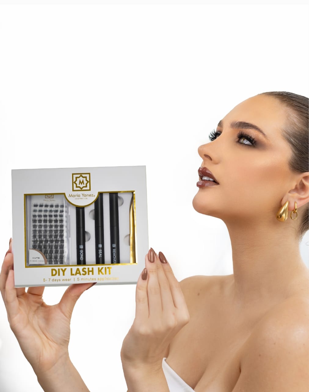 Profundiza e Intensifica tu Mirada con el nuevo  Kit de Pestañas DIY de María Yánez