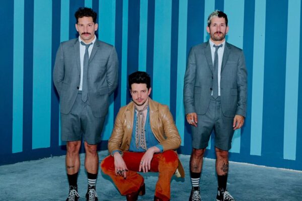 Lasso y Mau y Ricky  estrenan “Bilingües”
