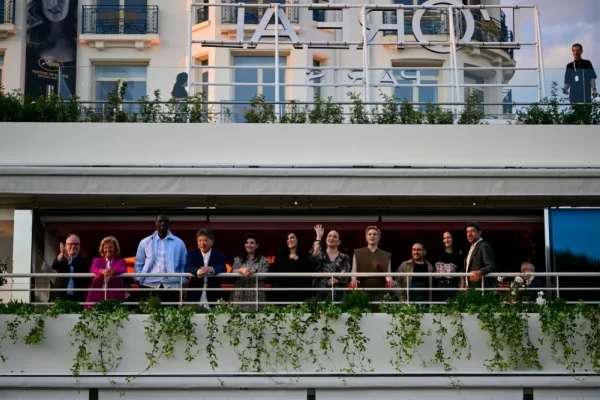 Hollywood se dirige a Cannes mientras se dispara el drama fuera de la pantalla