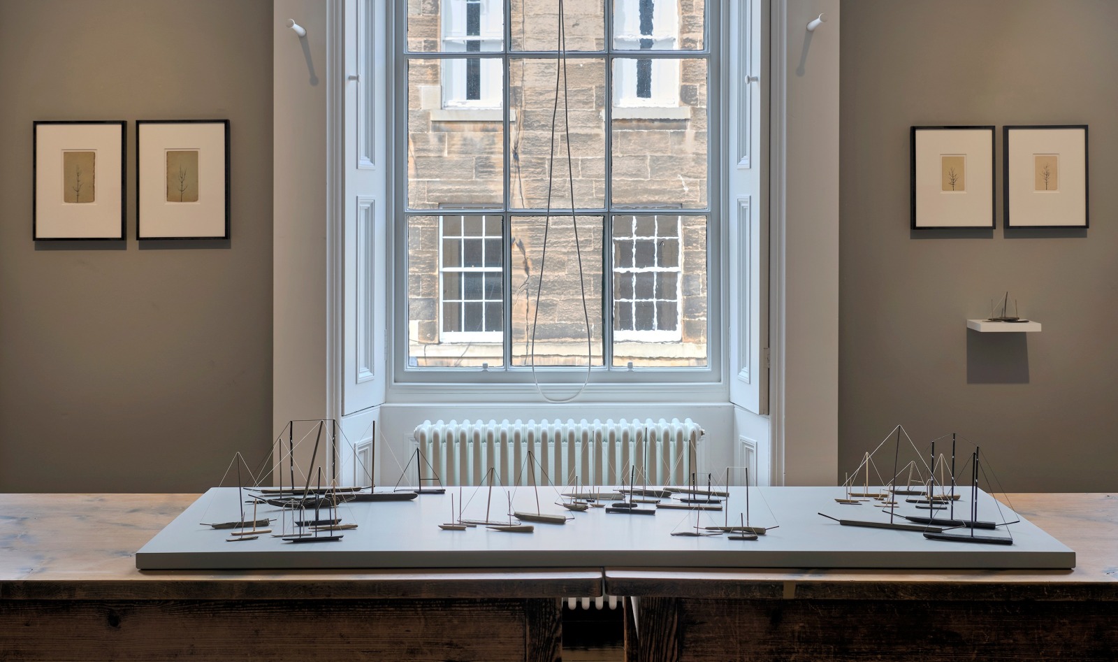 Peter Liversidge: Dibujos de invierno y barcos de primavera