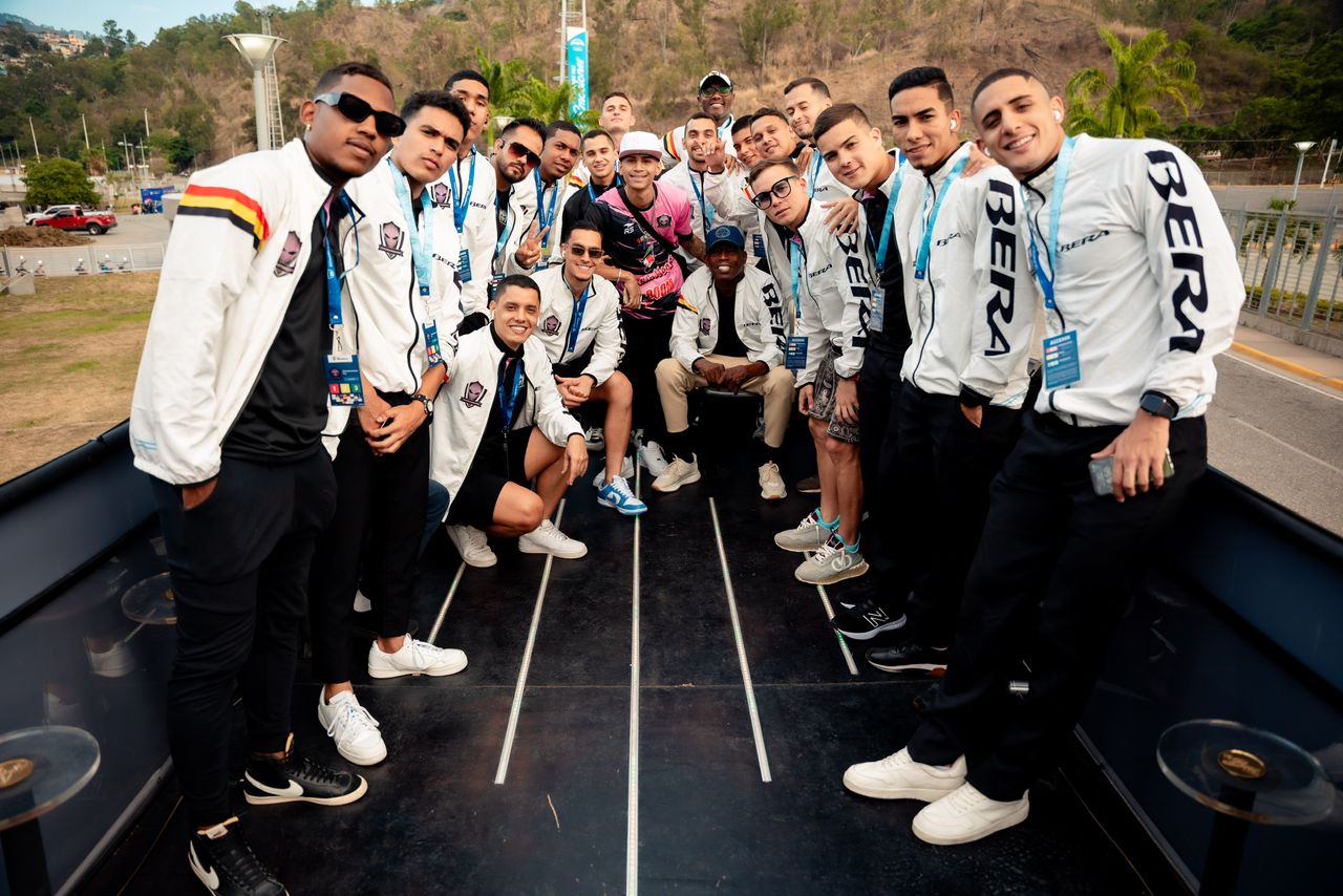 CARI CARI NORIEGA Y LOS EXTRATERRESTRES ALCANZARON SU PRIMERA VICTORIA EN LA LIGA MONUMENTAL