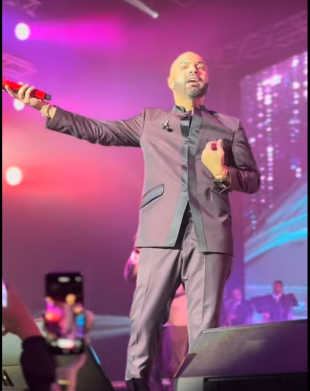 Omar Enrique hace historia con su rumba aniversaria