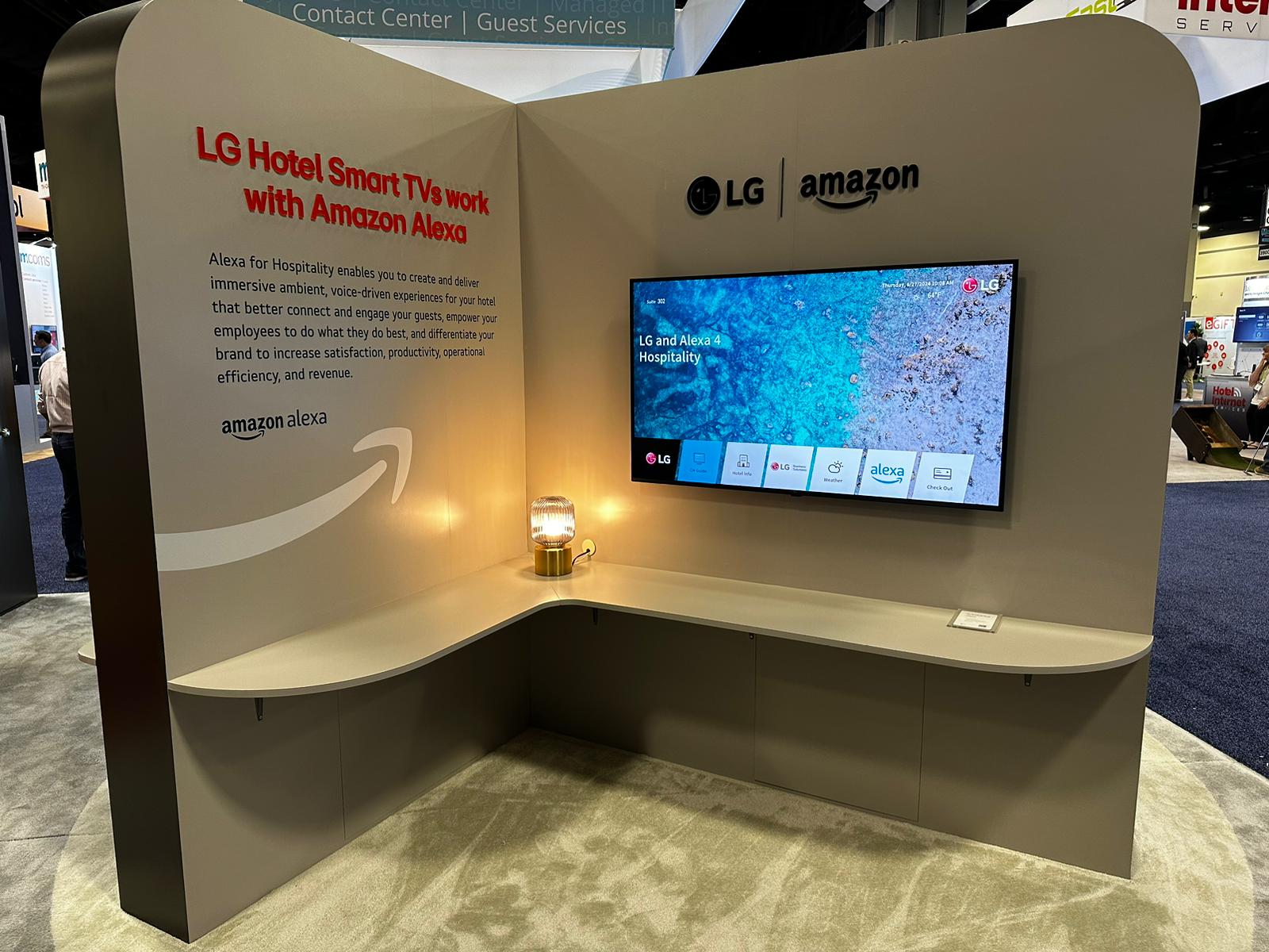 LG Business Solutions USA presentó su próxima generación de LG CLOi ServeBot