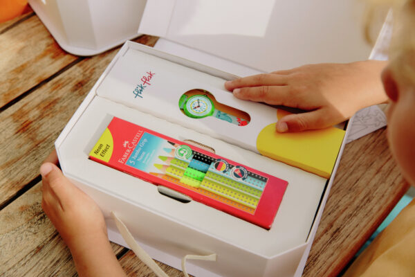 EL VERANO ES MEJOR A COLOR: FLIK FLAK UNE SUS FUERZAS CON FABER-CASTELL PARA SU SEGUNDA COLABORACIÓN