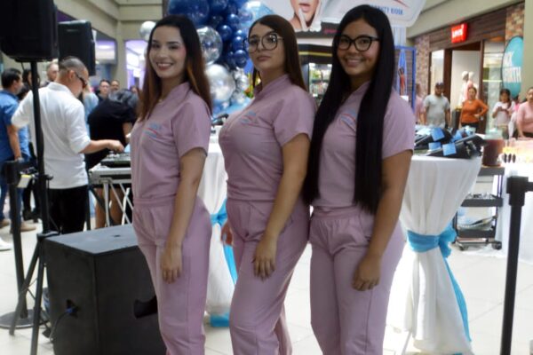 Inaugurado Beauty Kiosk de Dernier Cosmetics en El Recreo, Caracas