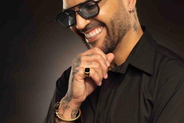 Luis Fernando Borjas presenta su tema promocional»Enamorame de Ti»