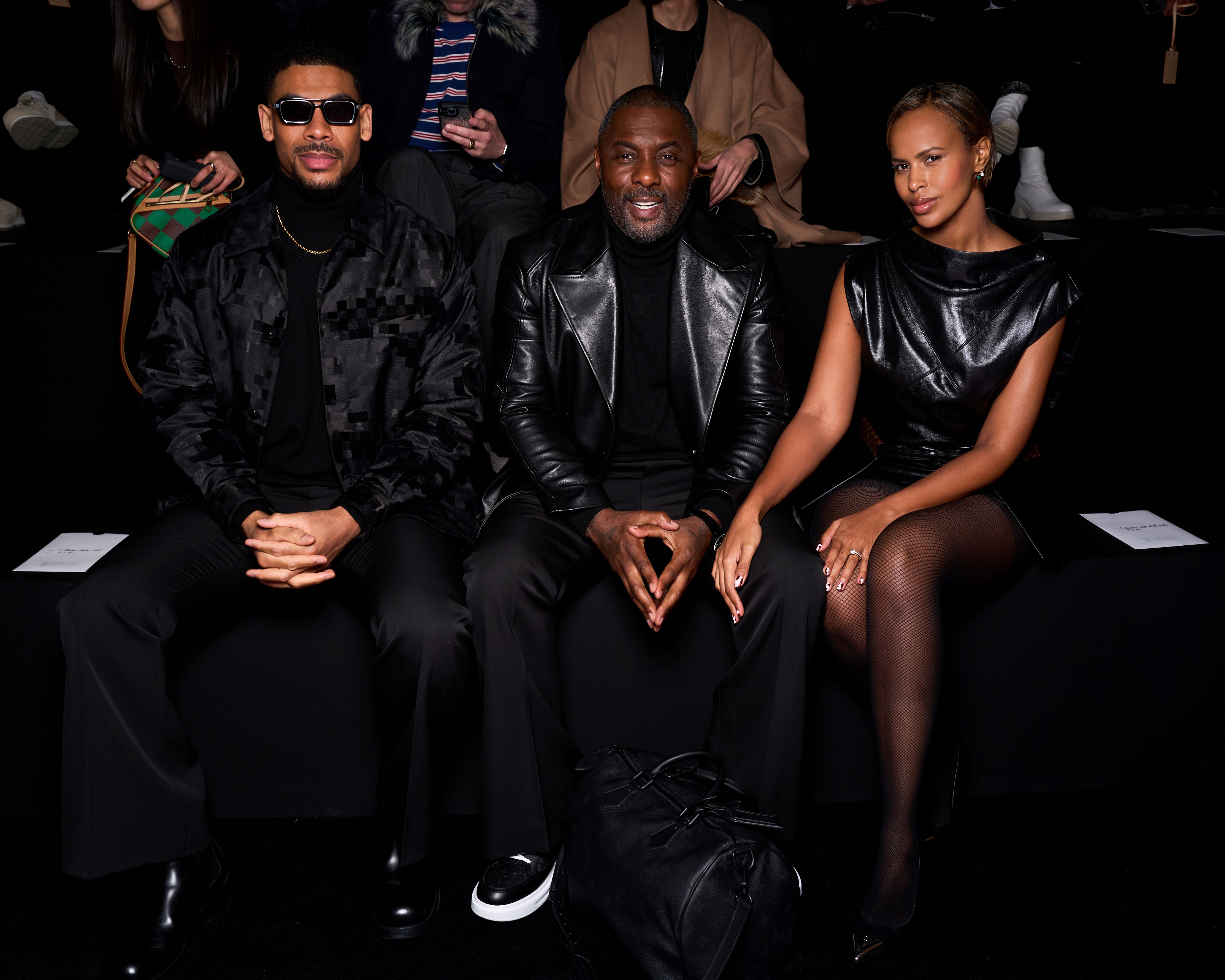 CELEBRIDADES EN EL DESFILE MASCULINO OTOÑO-INVIERNO 2025 DE LOUIS VUITTON