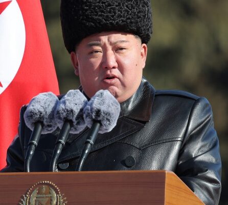 Estimado compañero Kim Jong Un visita la Academia Militar Política Kim Il Sung