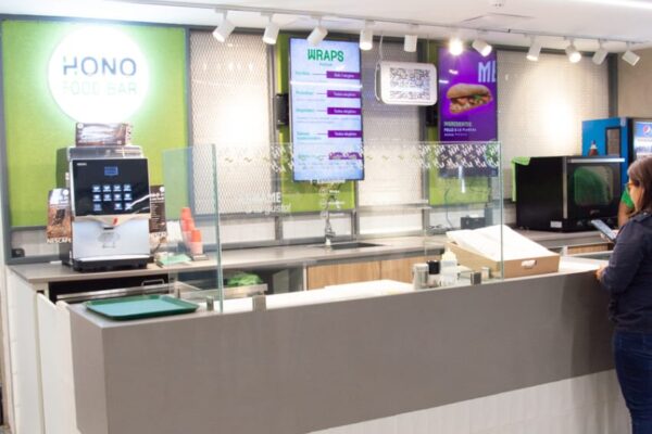 Hono Food Bar a un año de su apertura, busca posicionarse en el mercado de la comida rápida