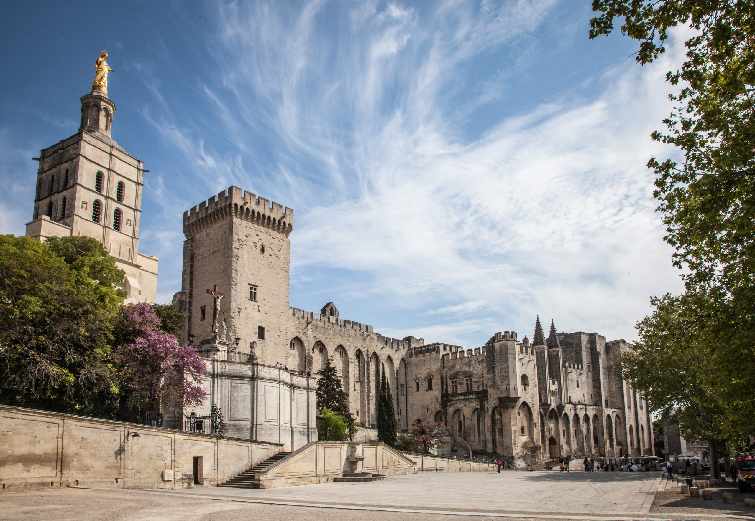 EL DESFILE CRUISE 2026 DE LOUIS VUITTON TENDRÁ LUGAR EL 22 DE MAYO DE 2025 EN EL PALAIS DES PAPES DE AVIGNON, FRANCIA