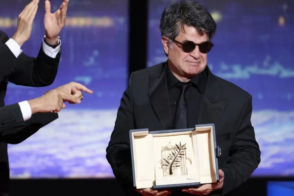 El cineasta iraní Jafar Panahi gana el primer premio en Cannes