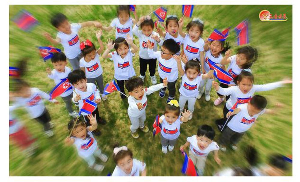 Nuestros niños que crecen en el gran regazo
