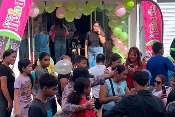*Crema Helados inauguró su franquicia* *No. 55 en el sector Agua Salud de Catia*