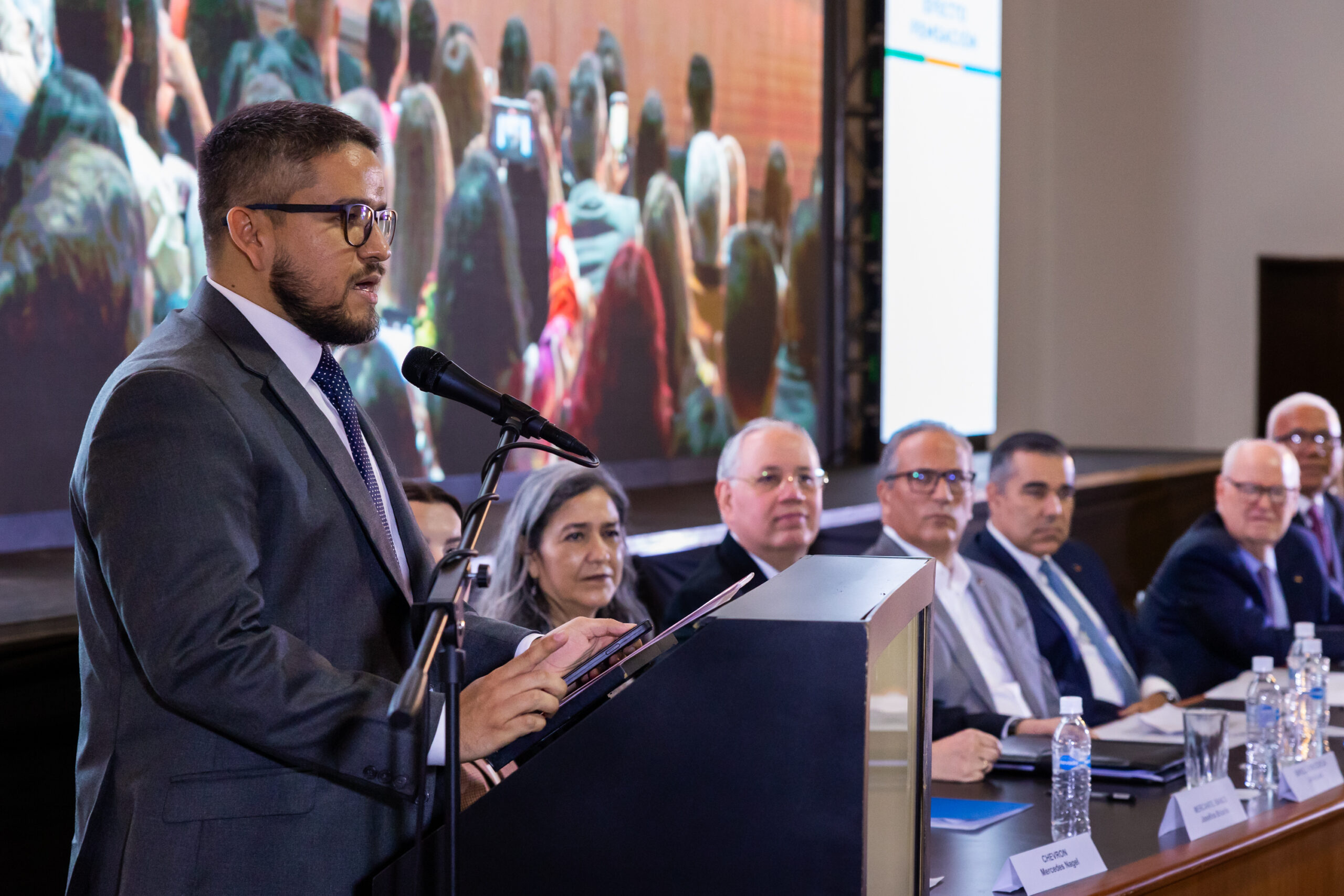 Coca-Cola FEMSA de Venezuela otorga premio Efecto FEMSAción en Concurso Ideas 2025