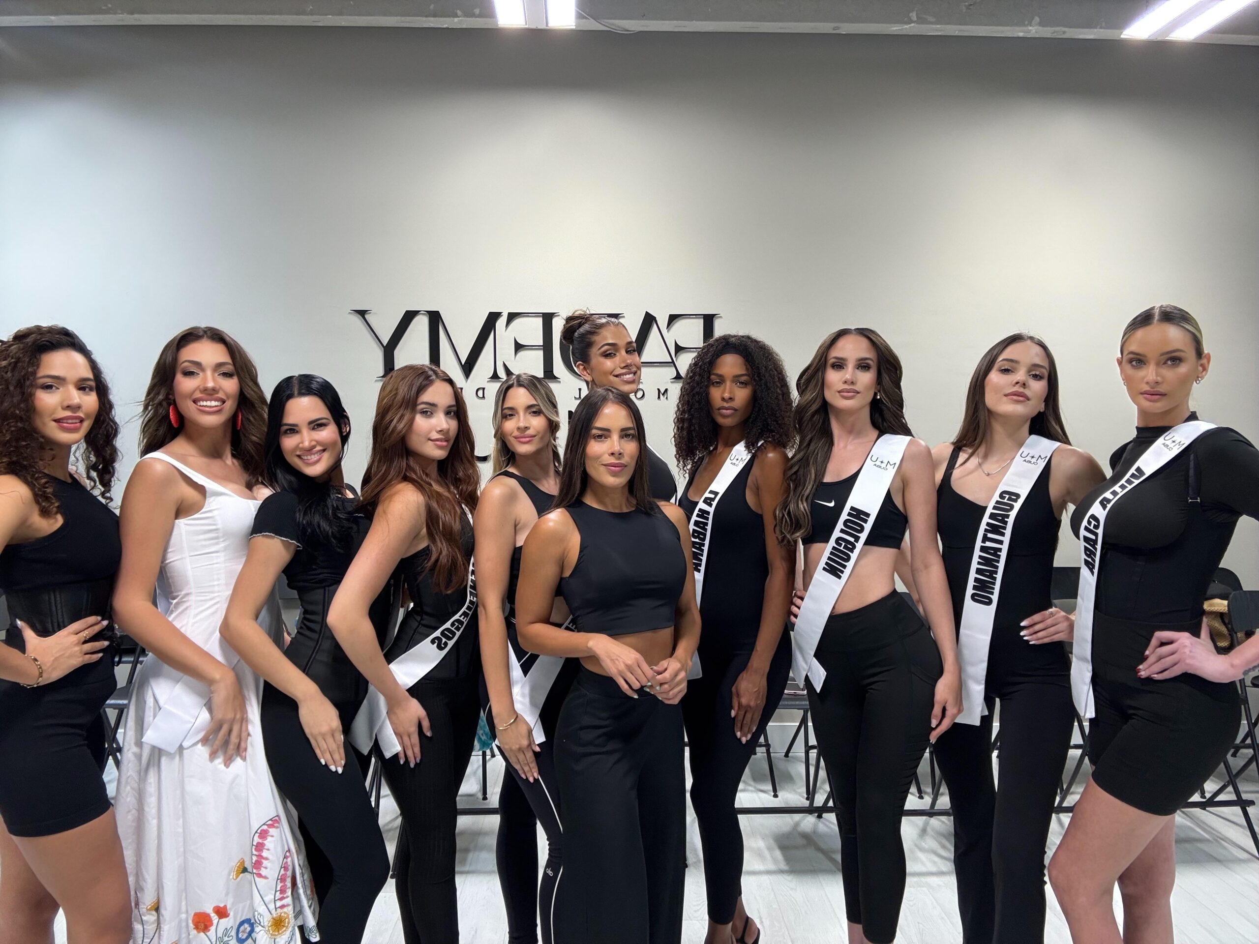 Lusmairyn Figuera la voz que entrena a las reinas del Miss Universo Cuba