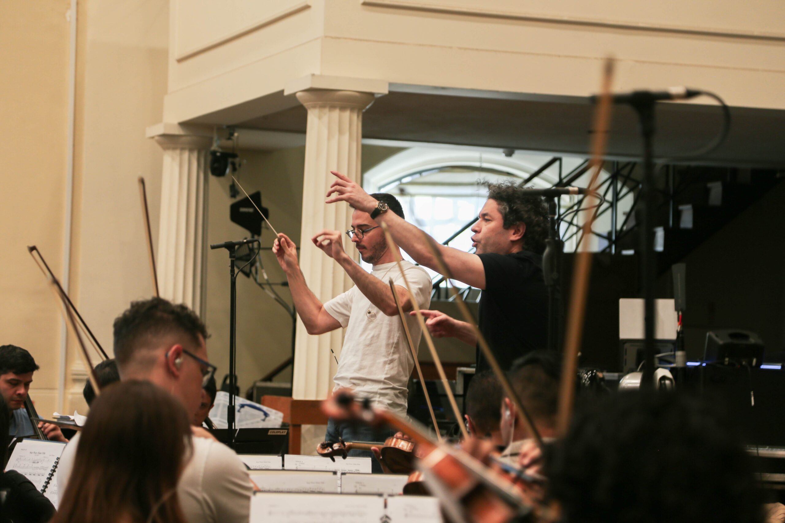 LA ORQUESTA SINFÓNICA SIMÓN BOLÍVAR DE VENEZUELA ALCANZA UN MOMENTO HISTÓRICO AL PRESENTARSE CON COLDPLAY