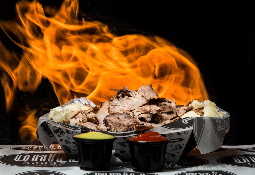 Grill House-Los Chaguaramos celebra su segundo aniversario
