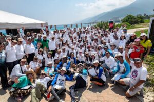 Coca-Cola FEMSA Venezuela celebró Día Mundial de Limpieza de Playas con jornada de recolección de residuos