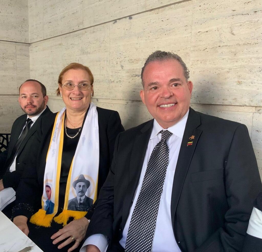 Gregorio Rangel *El ingeniero Domingo Amaro Rangel y la Dra. Silvia Correale presentes ...