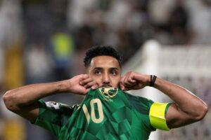 El ministro de Deportes saudí felicita a los Halcones Verdes por su clasificación al Mundial