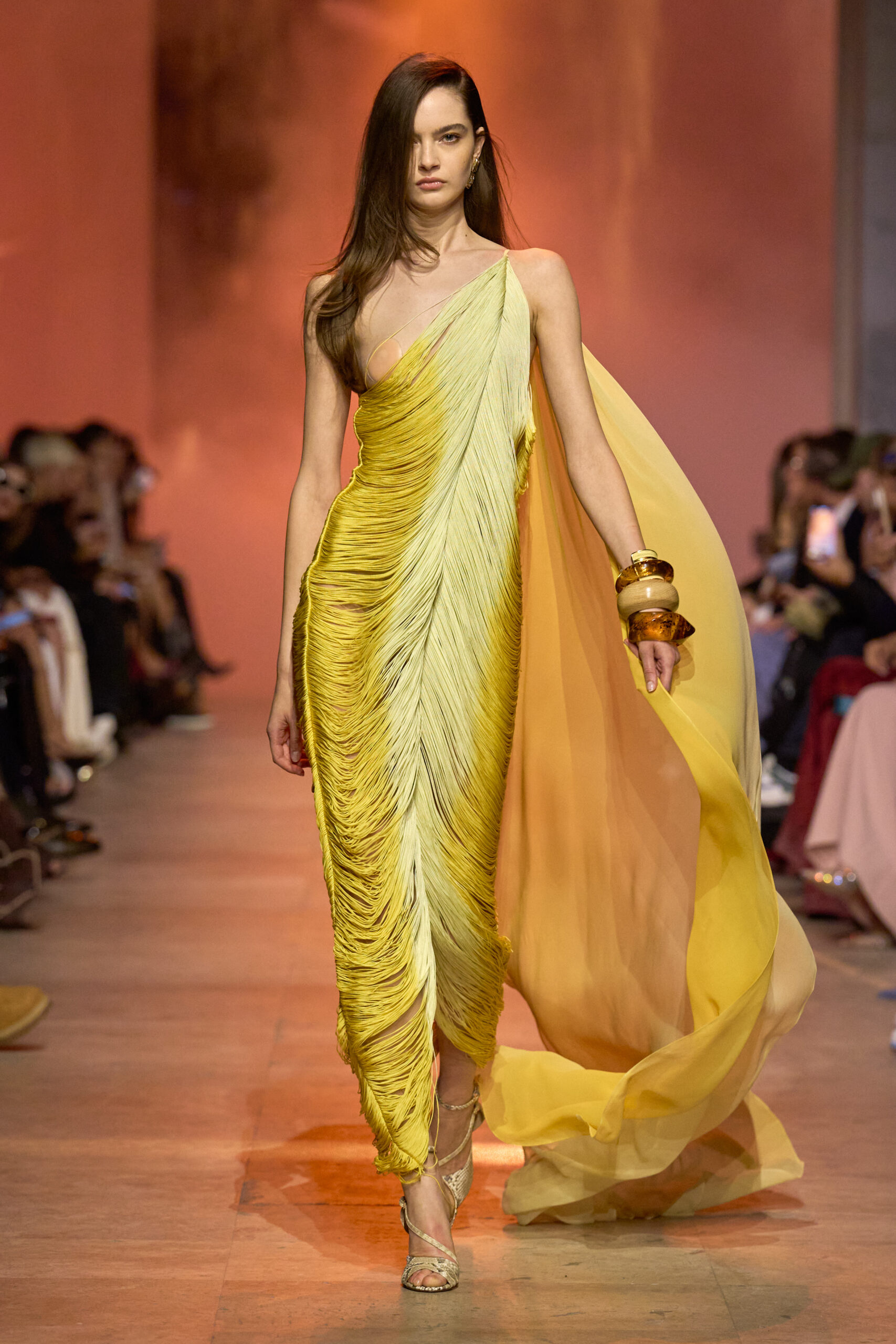ELIE SAAB Y SU ESPECTACULAR READY TO WEAR SPRING SUMMER 2026