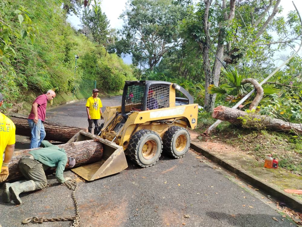 Alcaldía de El Hatillo atendió situaciones provocadas por las lluvias este #15Oct