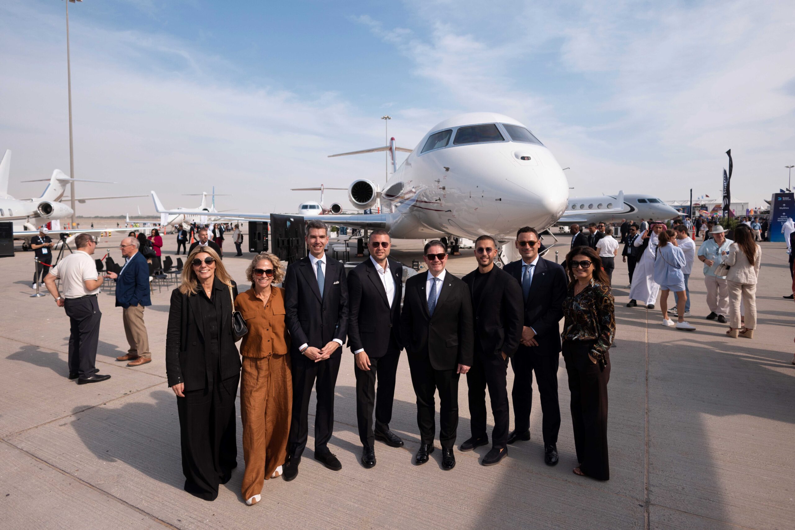 Bombardier y ELIE SAAB anuncian una colaboración exclusiva para crear un diseño interior único y elegante para el Global 8000.