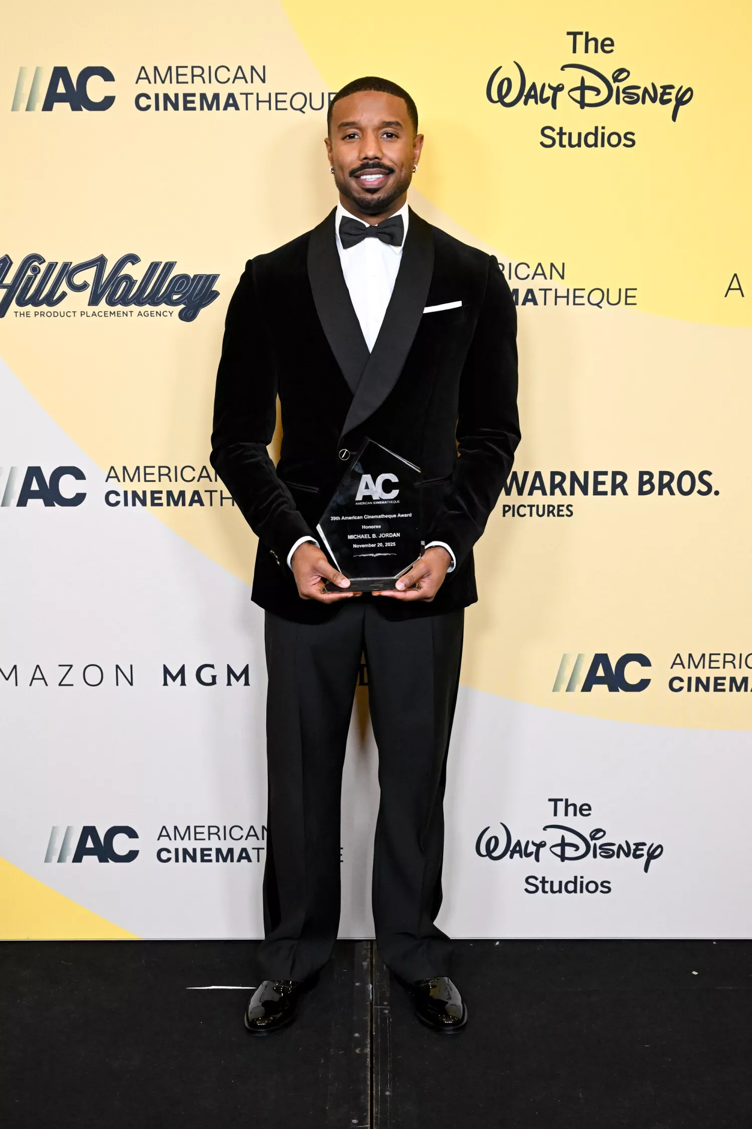 LOUIS VUITTON PRESENTA A MICHAEL B JORDAN PARA LOS PREMIOS AMERICAN CINEMATHE