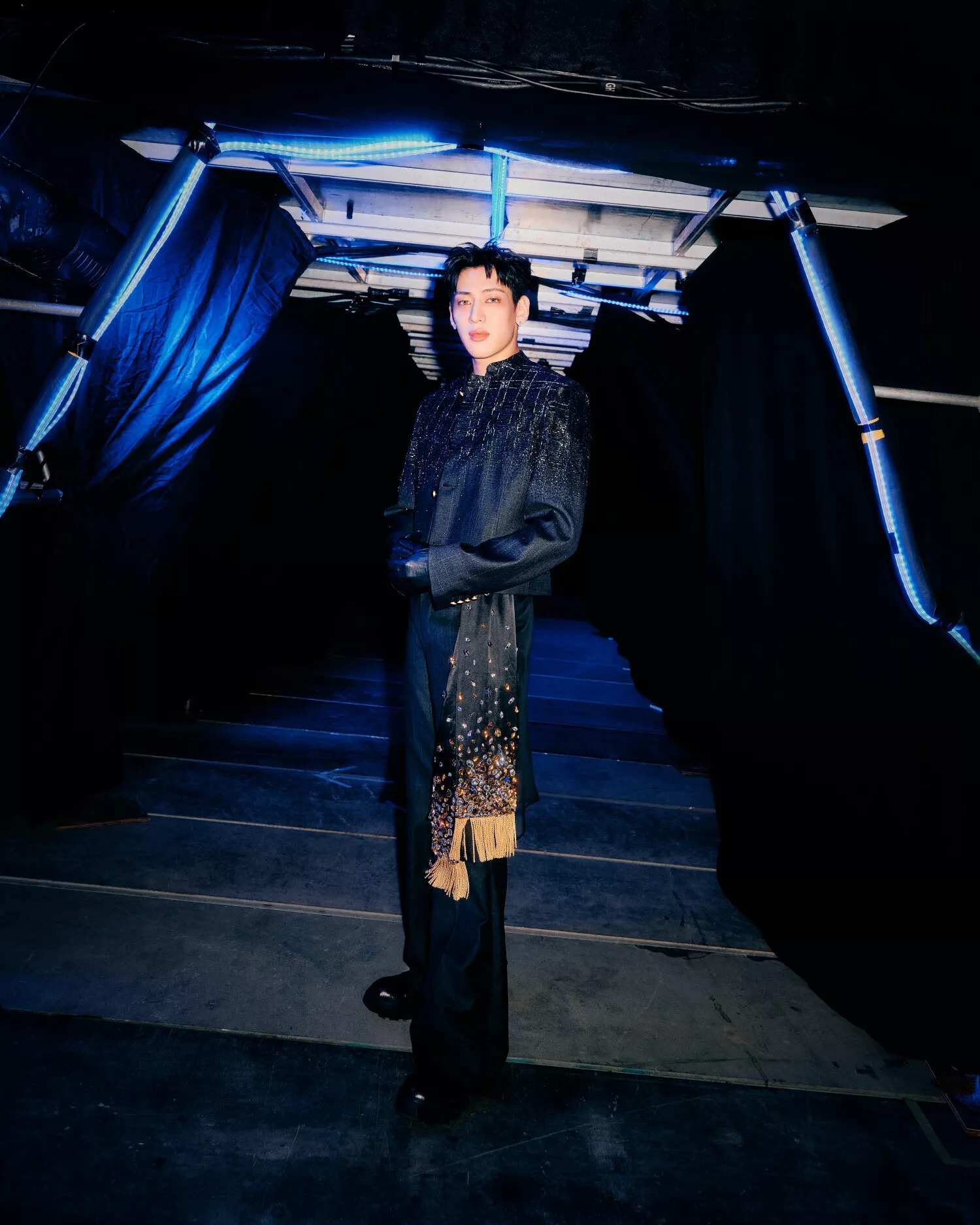 LOUIS VUITTON VISTE A BAMBAM PARA PRESENTACION EN BANGKOK