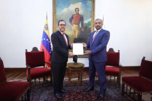Canciller Yván Gil recibió Copias de Estilo del nuevo embajador del Estado de Qatar en Venezuela