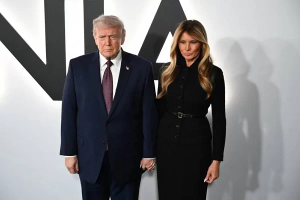 Donald Trump y la primera dama asisten al estreno del documental «Melania»