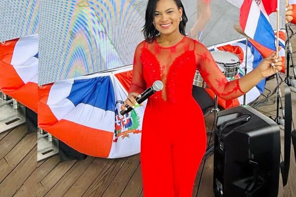Yánelin Ciprián condujo la primera Parada Dominicana de Connecticut