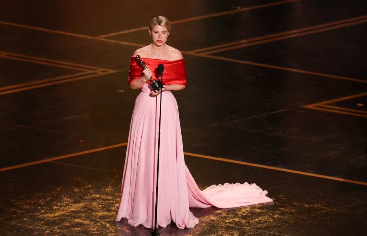 «¡Qué orgullo!»: La ciudad natal irlandesa aclama a la ganadora del Oscar, Jessie Buckley.