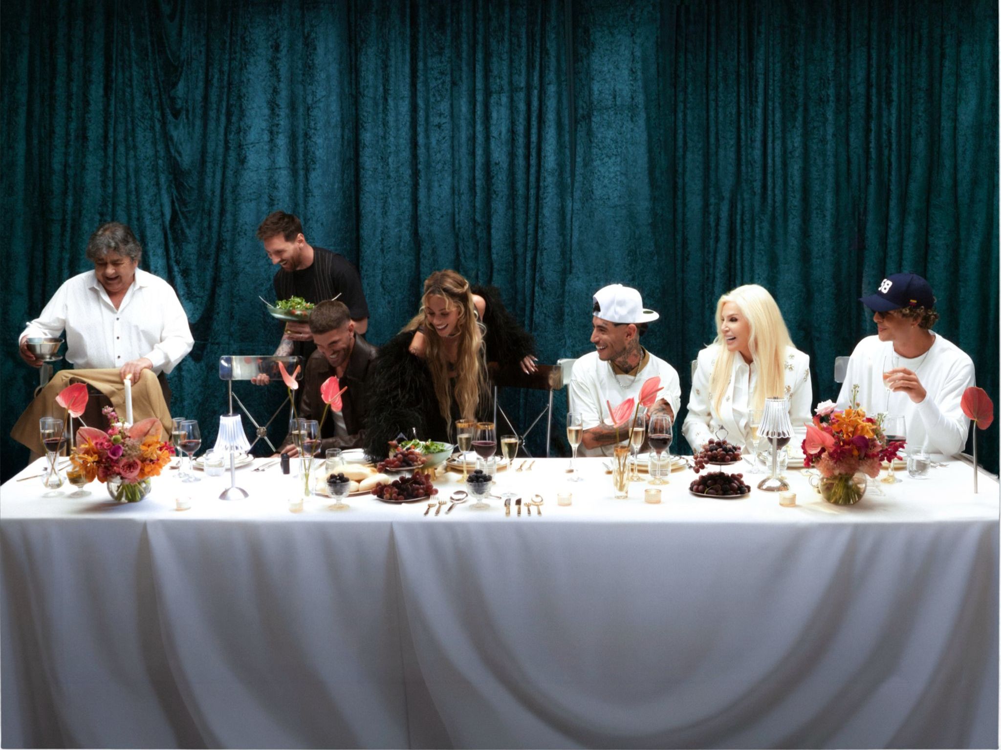 De Rawayana a Messi: Beto Montenegro aparece en el video de TINI y Ulises Bueno junto a las estrellas del fútbol mundial